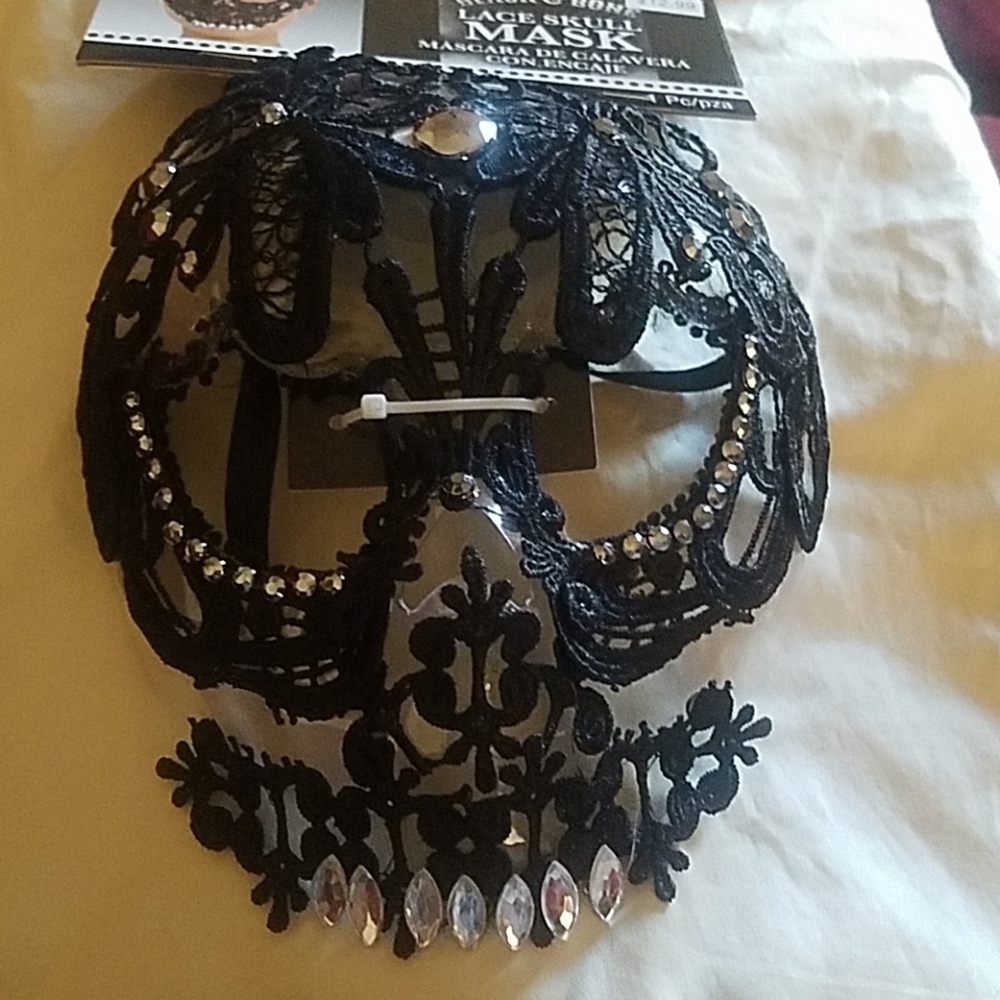 Lace & jeweled skeleton mask